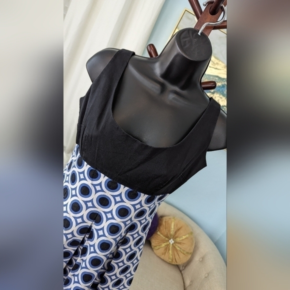 Maggy London  Dress Size 6 - Picture 6 of 10